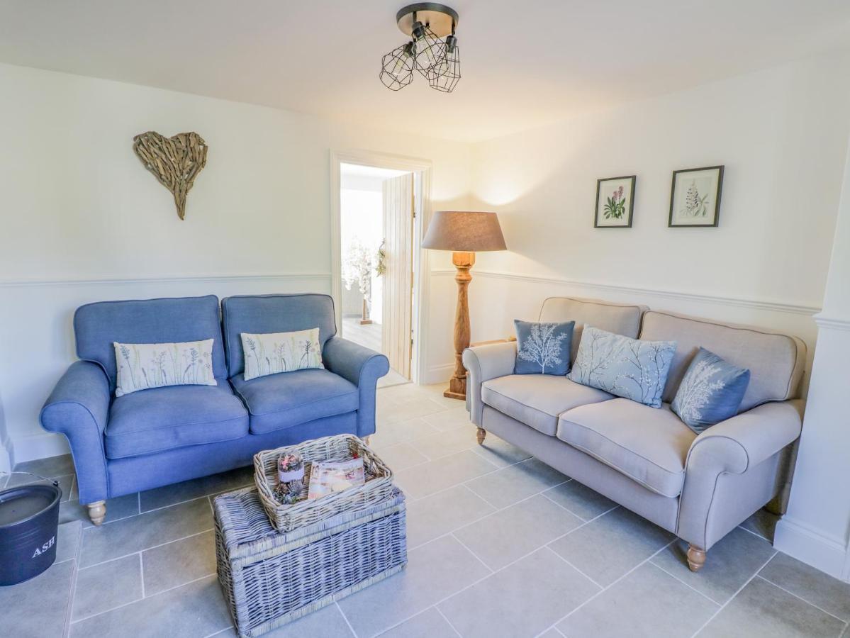 Blossom Cottage Broadway  Bagian luar foto