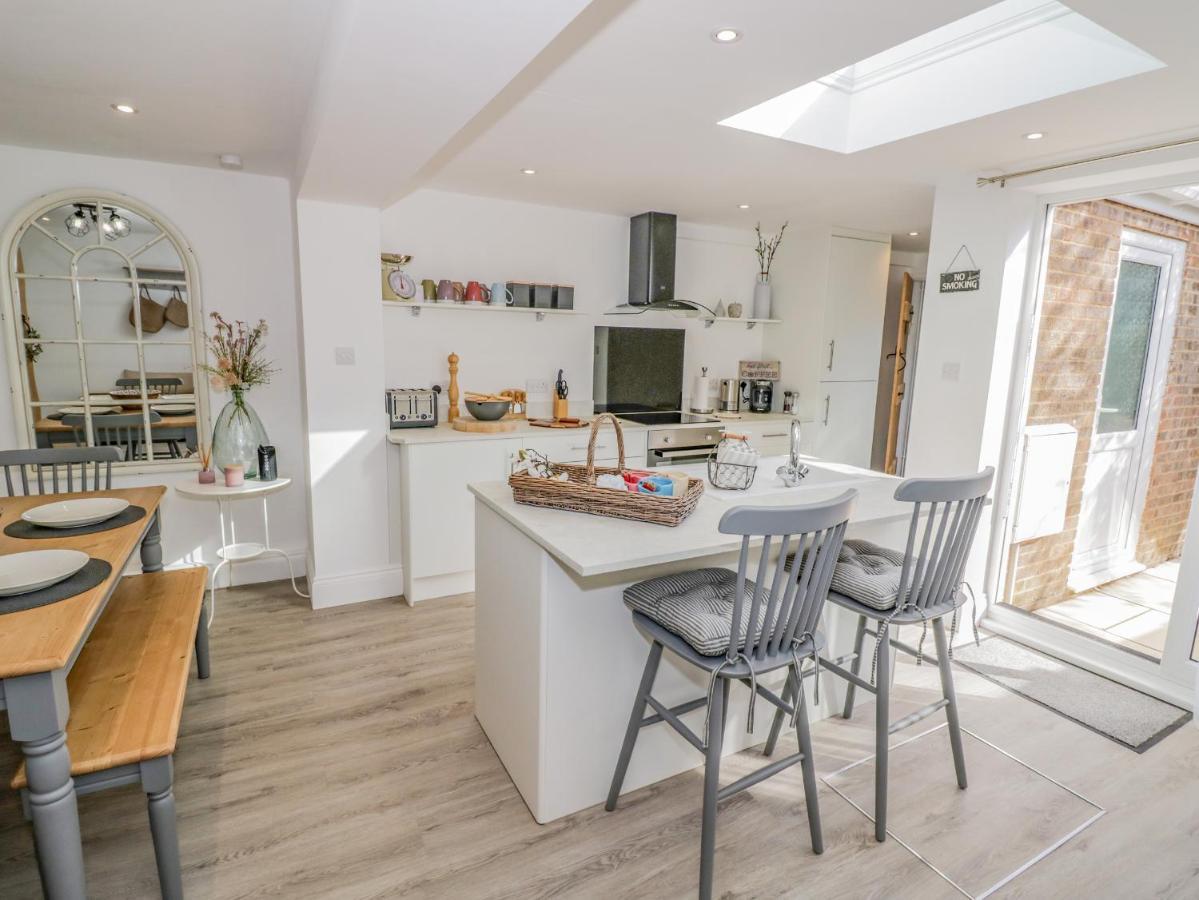Blossom Cottage Broadway  Bagian luar foto